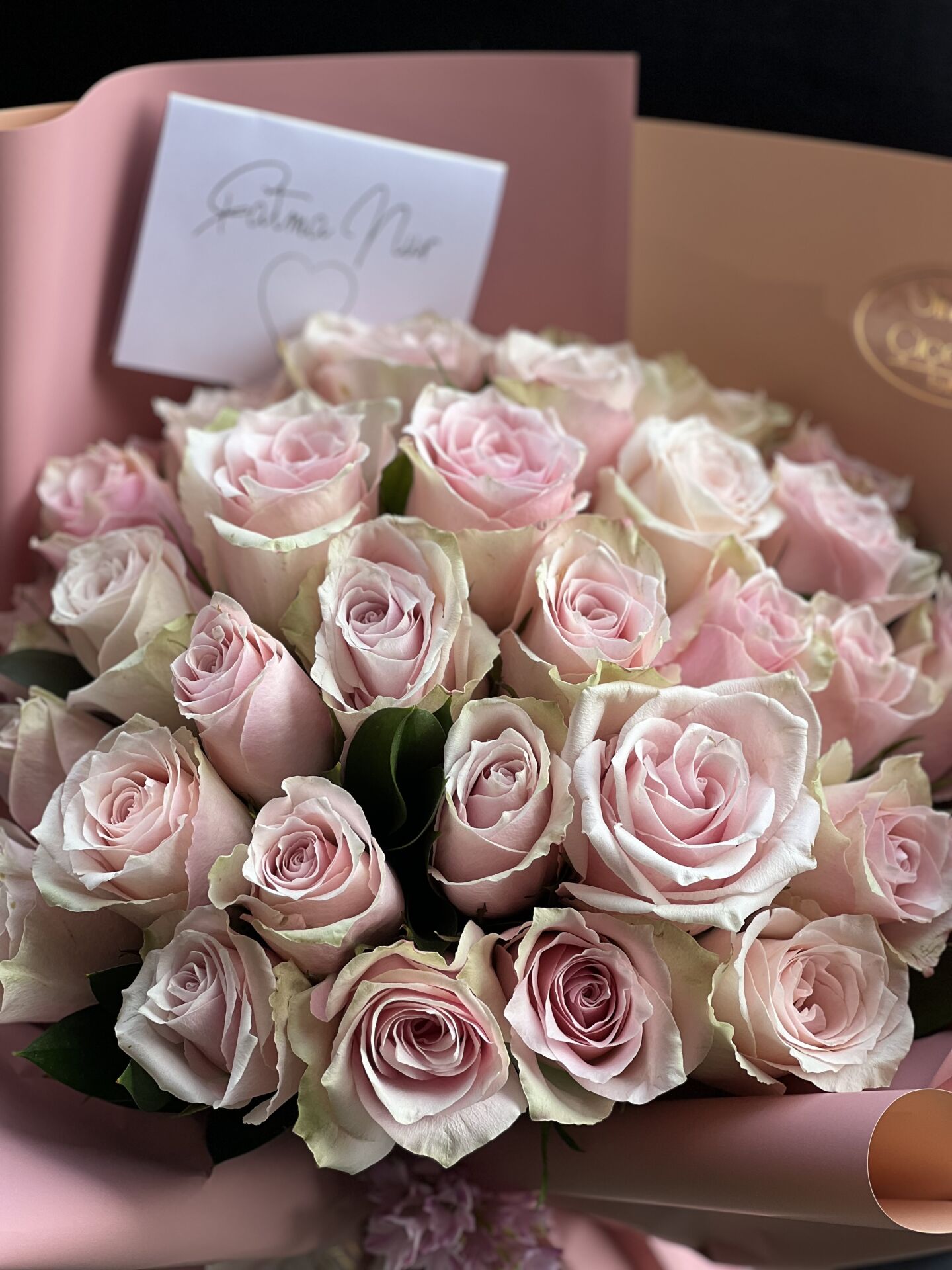 Pudra Pembe Gül Buketi