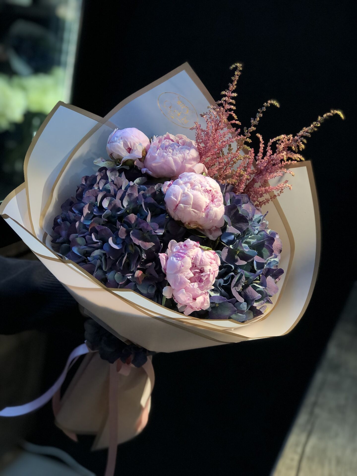 Pembe Şakayık ve Mavi Ortanca Buketi