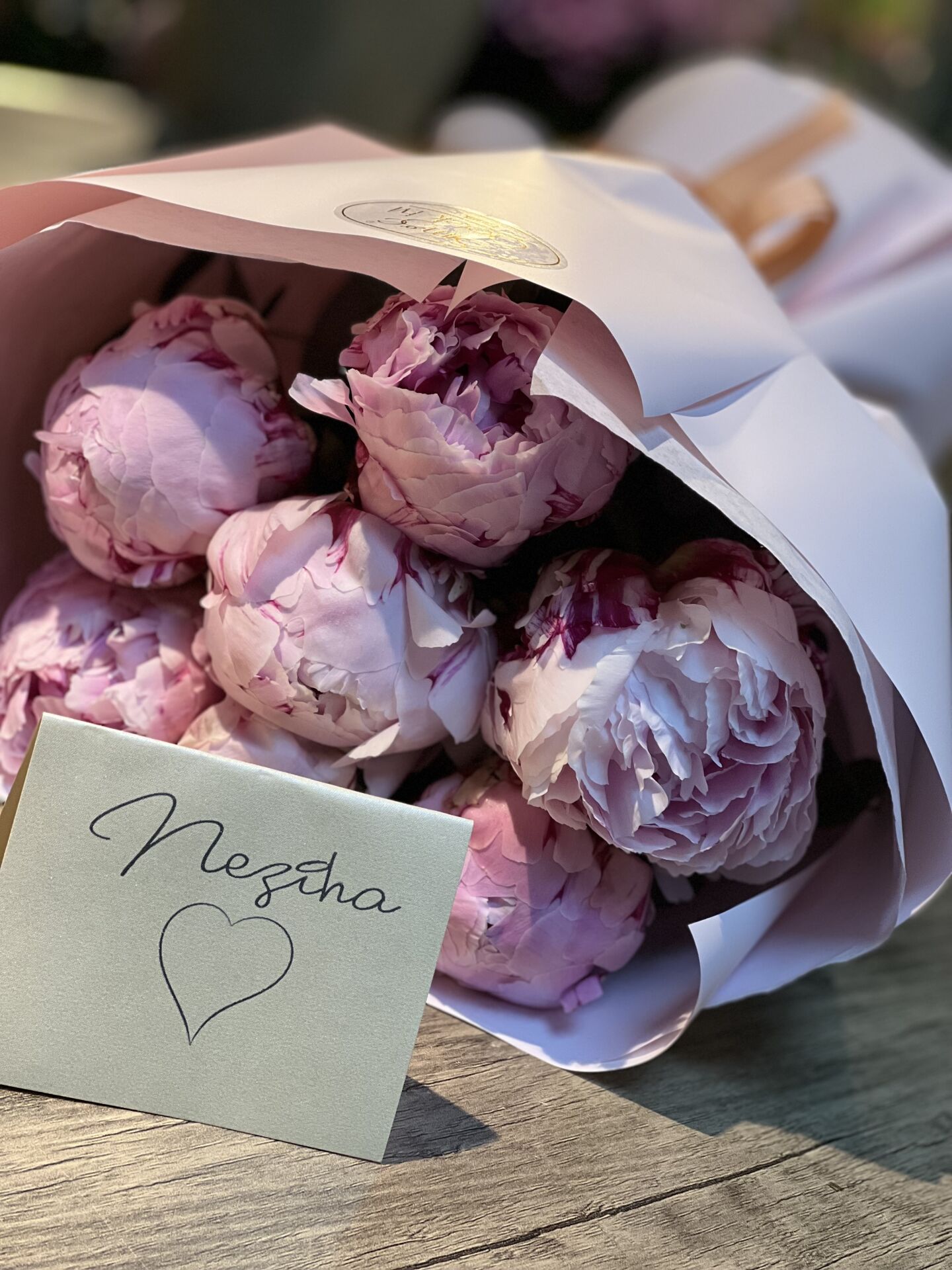 İnci Pembesi Şakayık Buketi