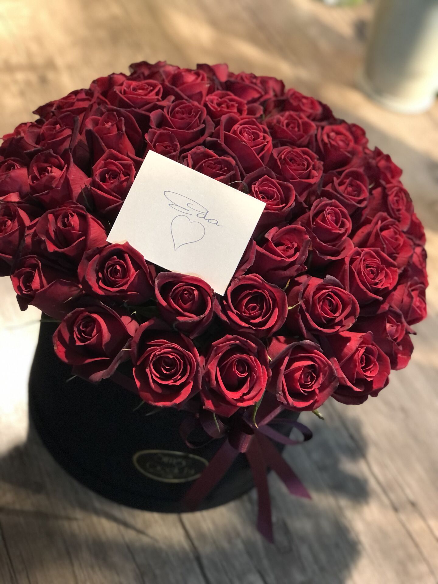 50 li kırmızı gül aranjmanı