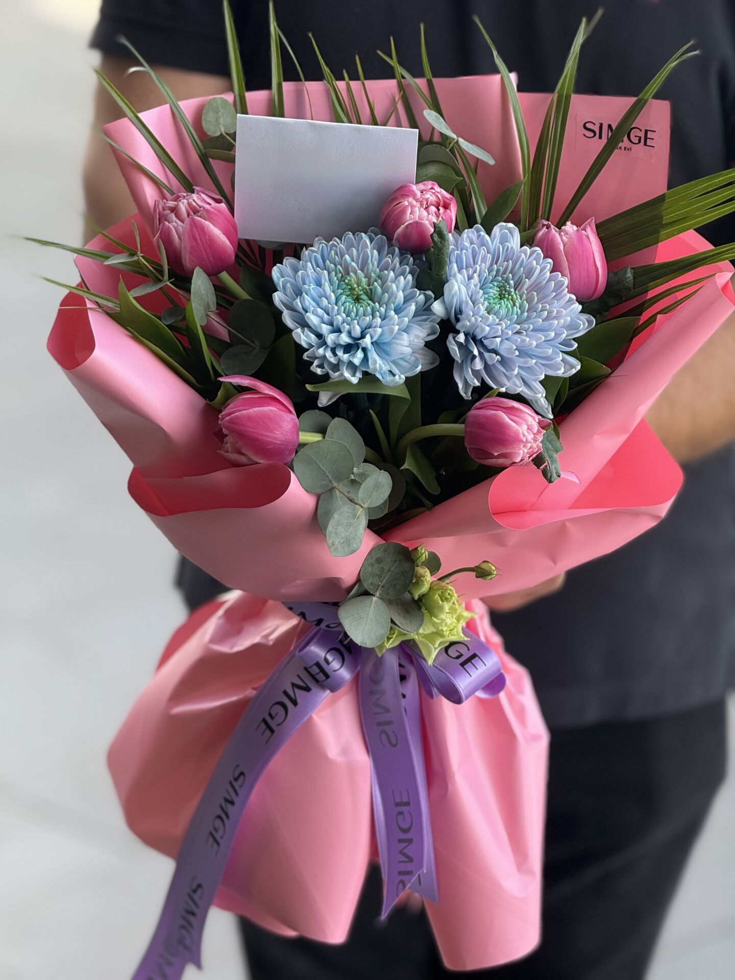 Pembe Lale Ve Mavi Anastasia Buketi