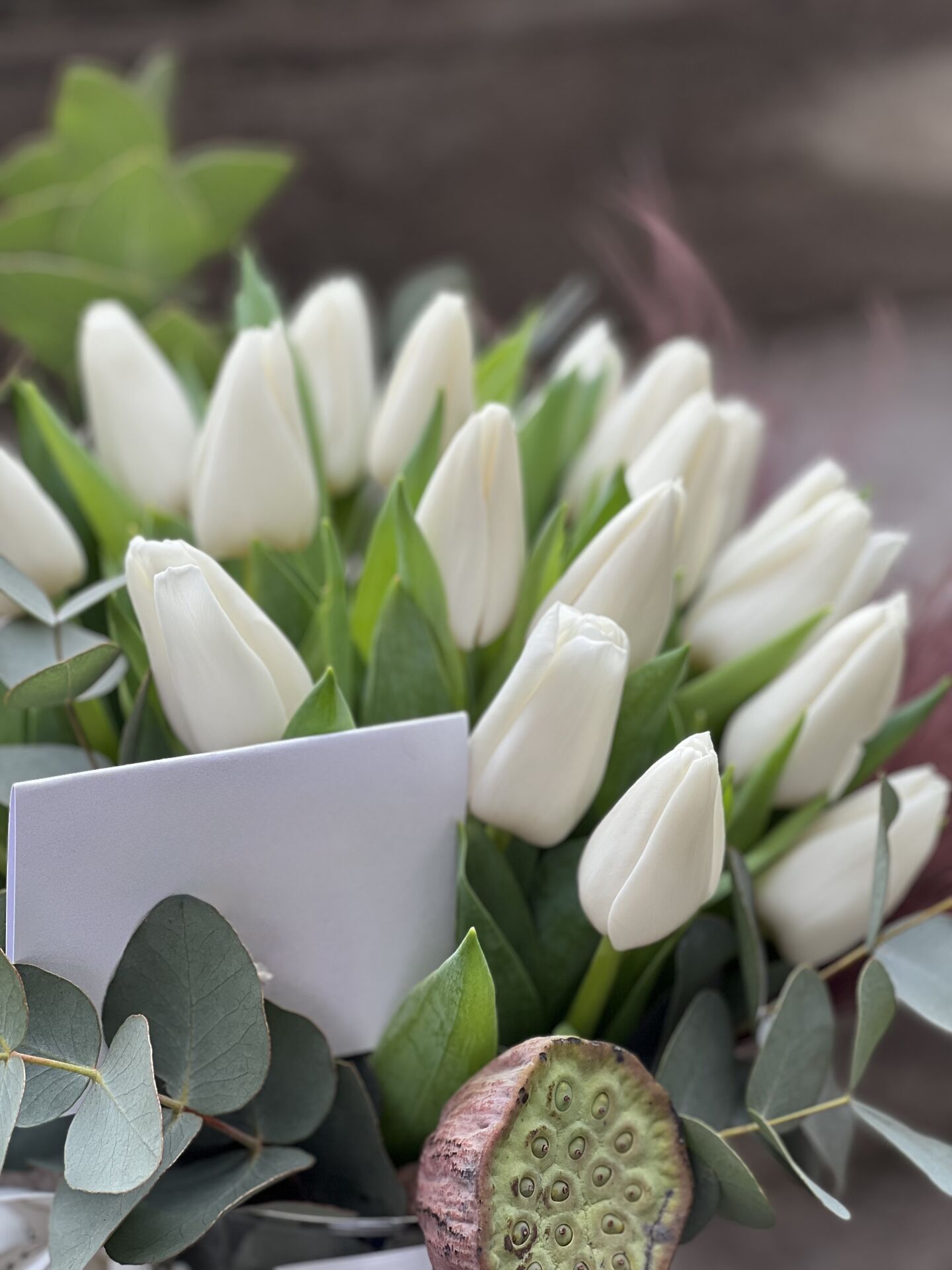 Cam Vazoda Beyaz Lale Aranjman