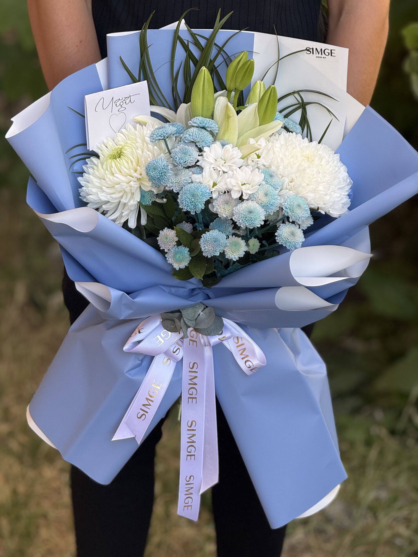 Mavi Krizantem ve Lilyum buketi