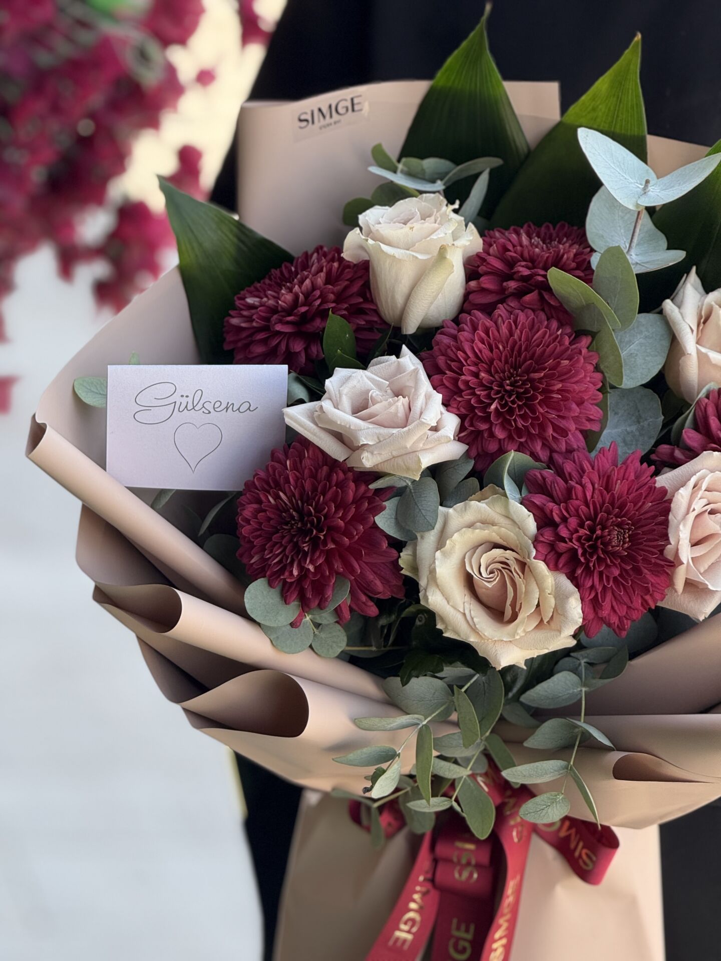 Bordo Anastasialar ve Güller