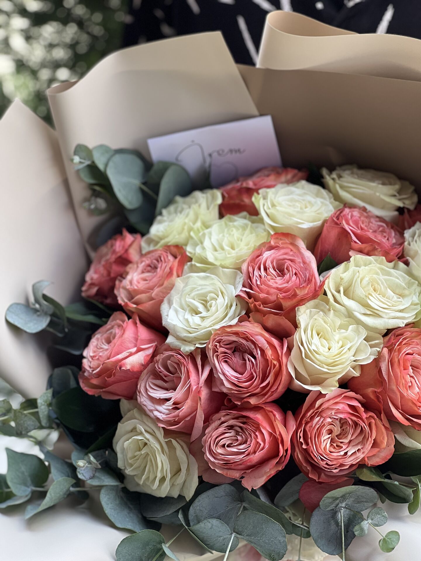 Beyaz ve Somon Gül Buketi