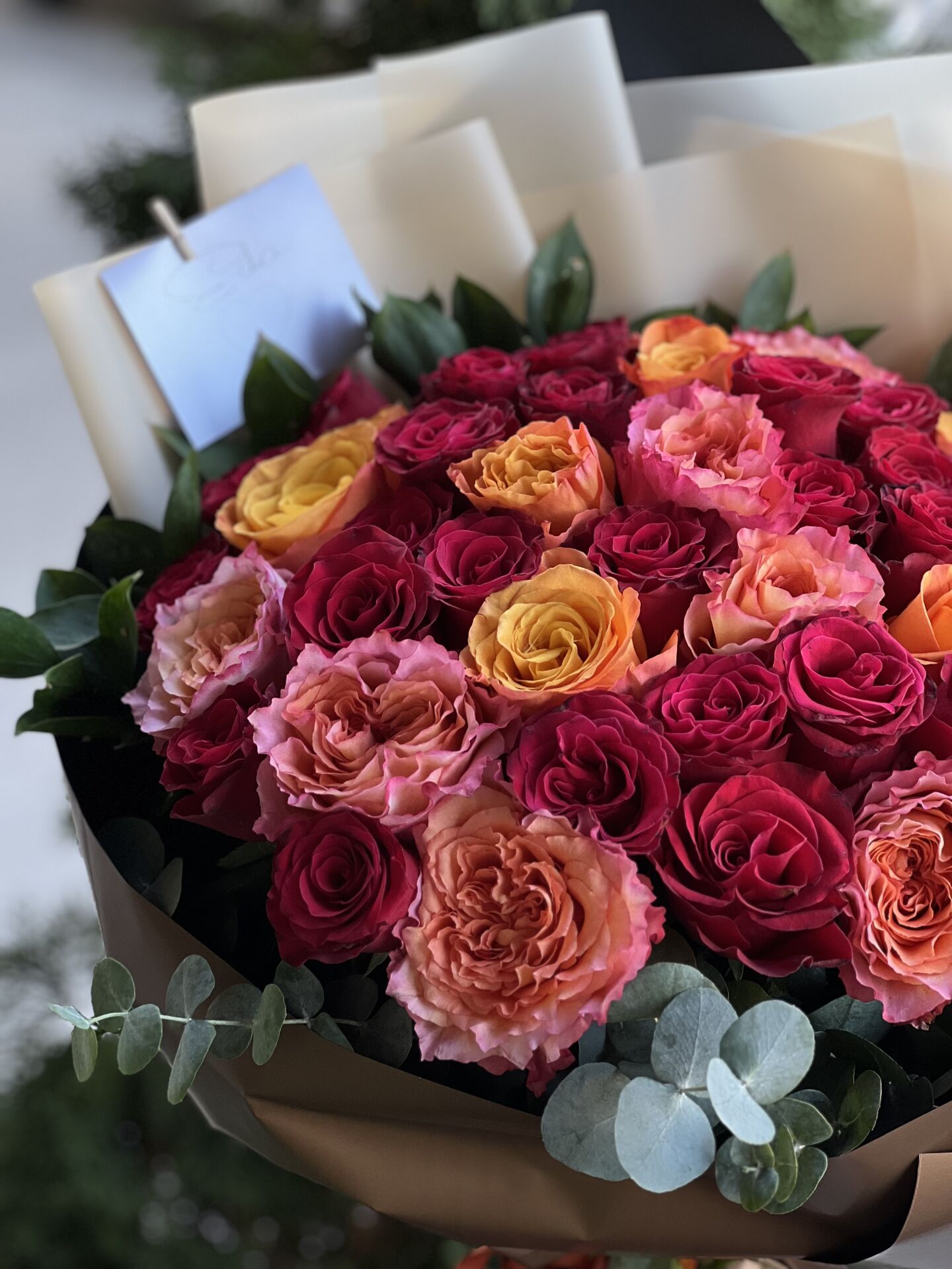 Rengarenk Güllerden Oluşan 41 Gül Buketi