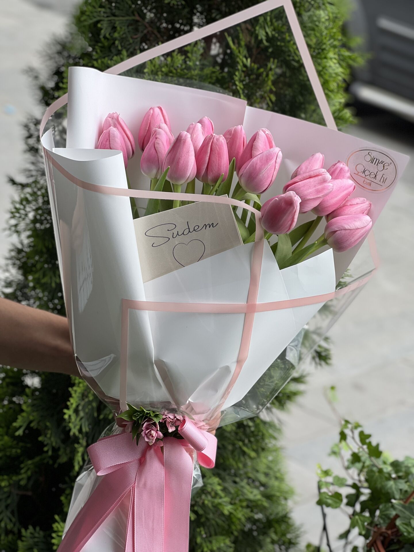 Zarif Pembe Lale Buketi