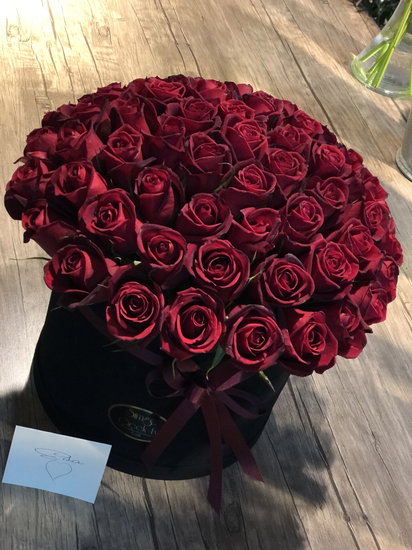 50 li kırmızı gül aranjmanı