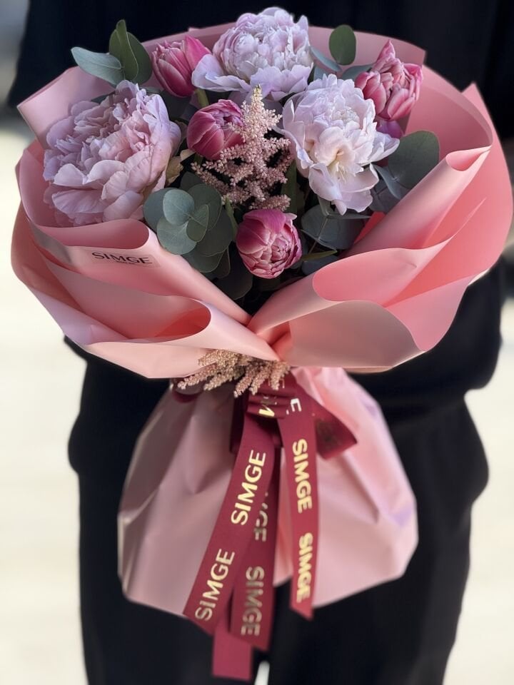 Pembe Lale Ve Şakayık Buketi