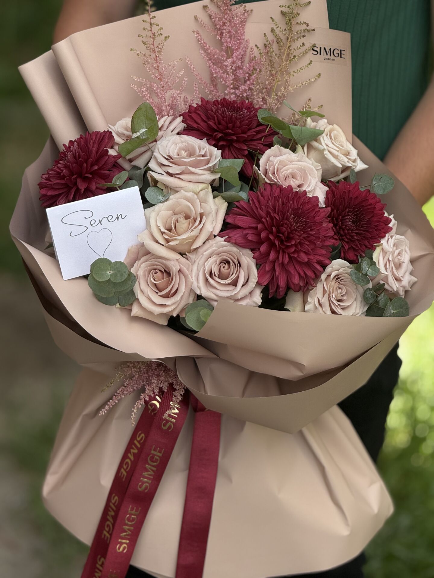 Bordo Anastasia ve Krem Güller