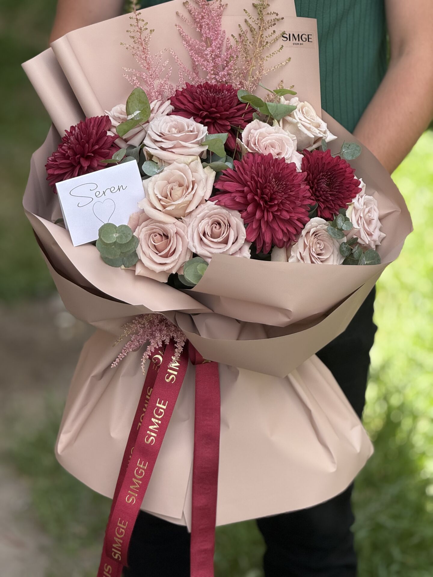 Bordo Anastasia ve Krem Güller