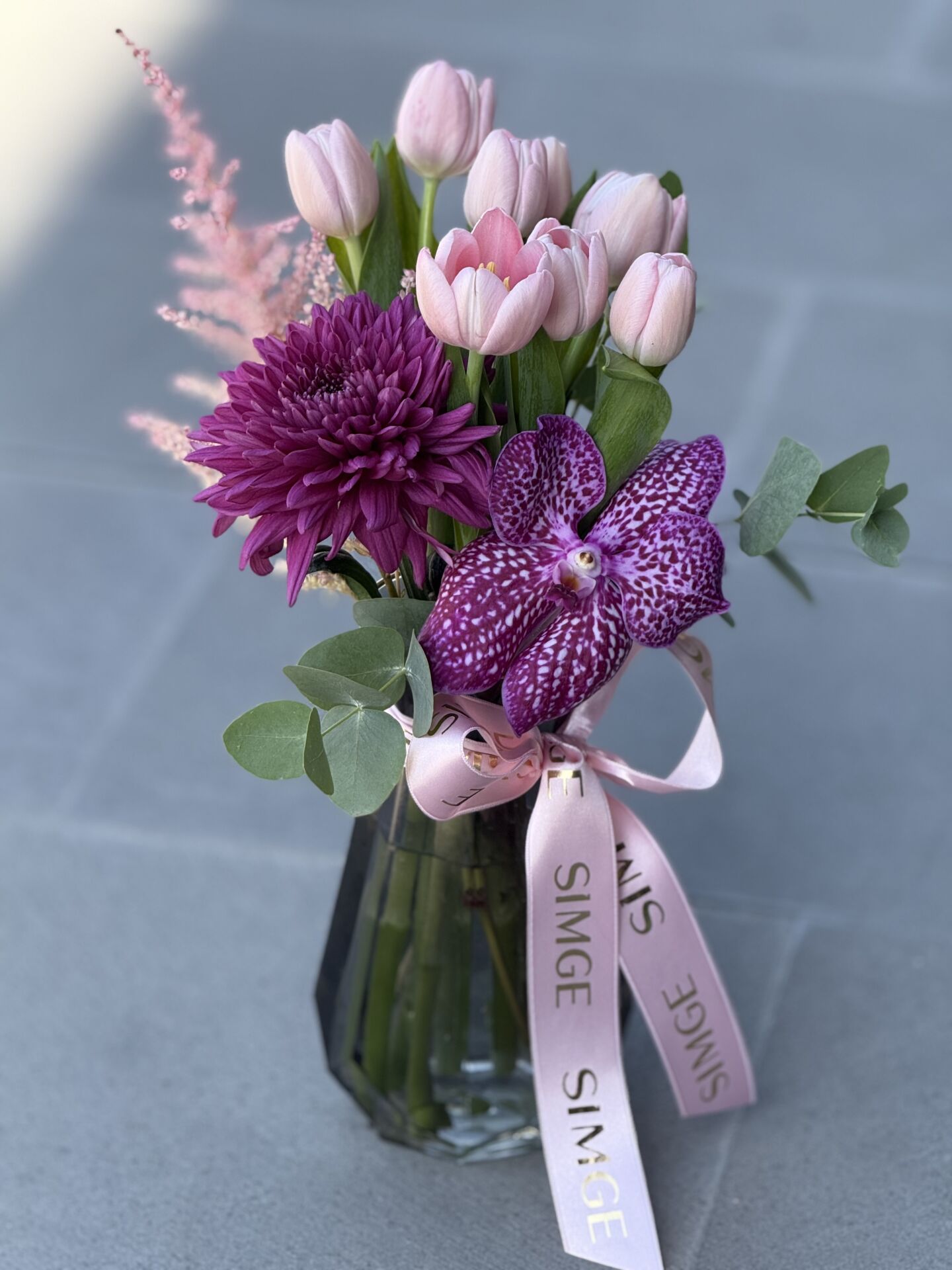 Cam Vazoda Pembe Lale Güzelliği