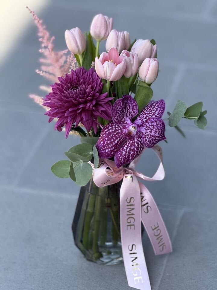 Cam Vazoda Pembe Lale Güzelliği