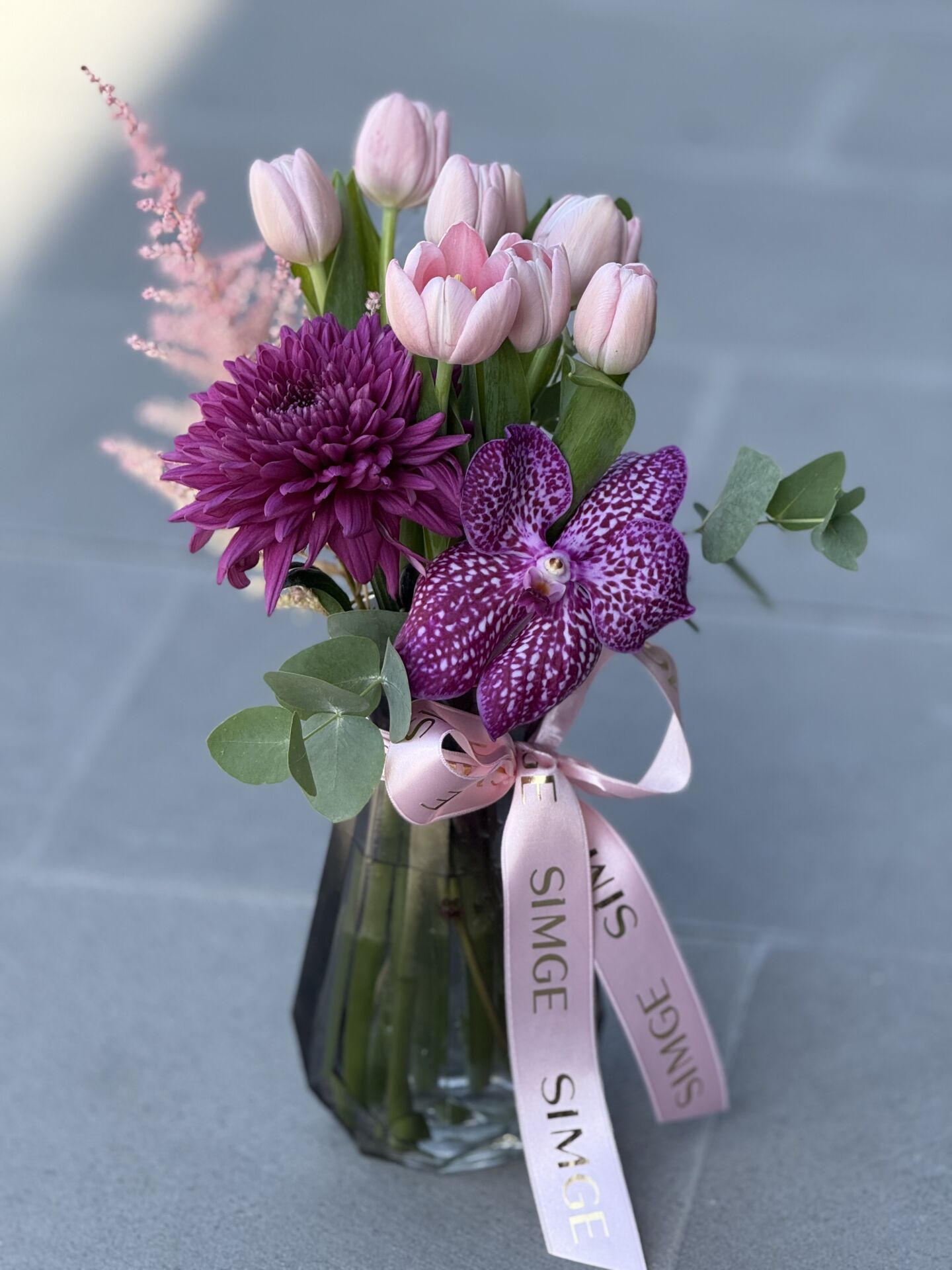 Cam Vazoda Pembe Lale Güzelliği