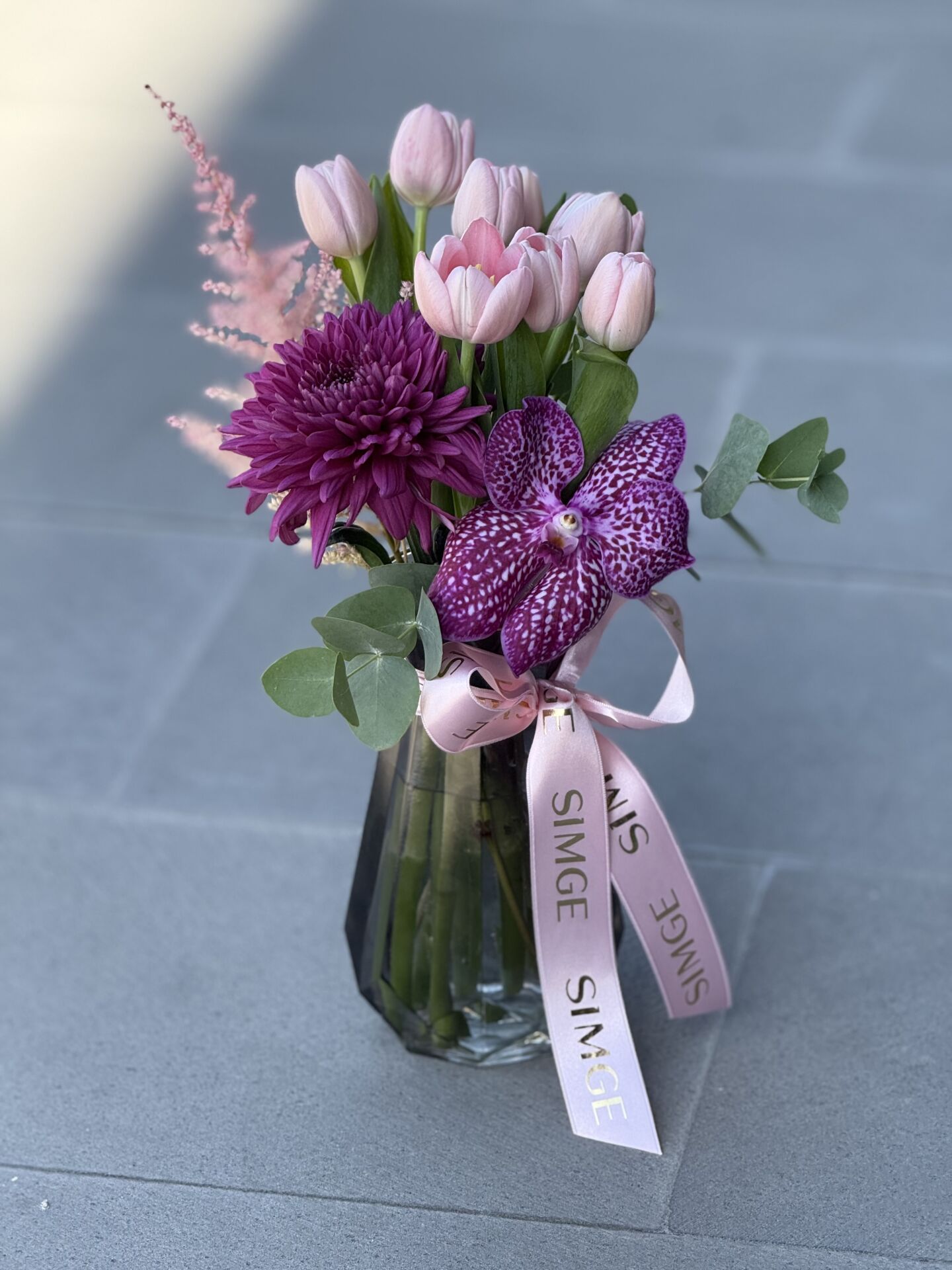 Cam Vazoda Pembe Lale Güzelliği