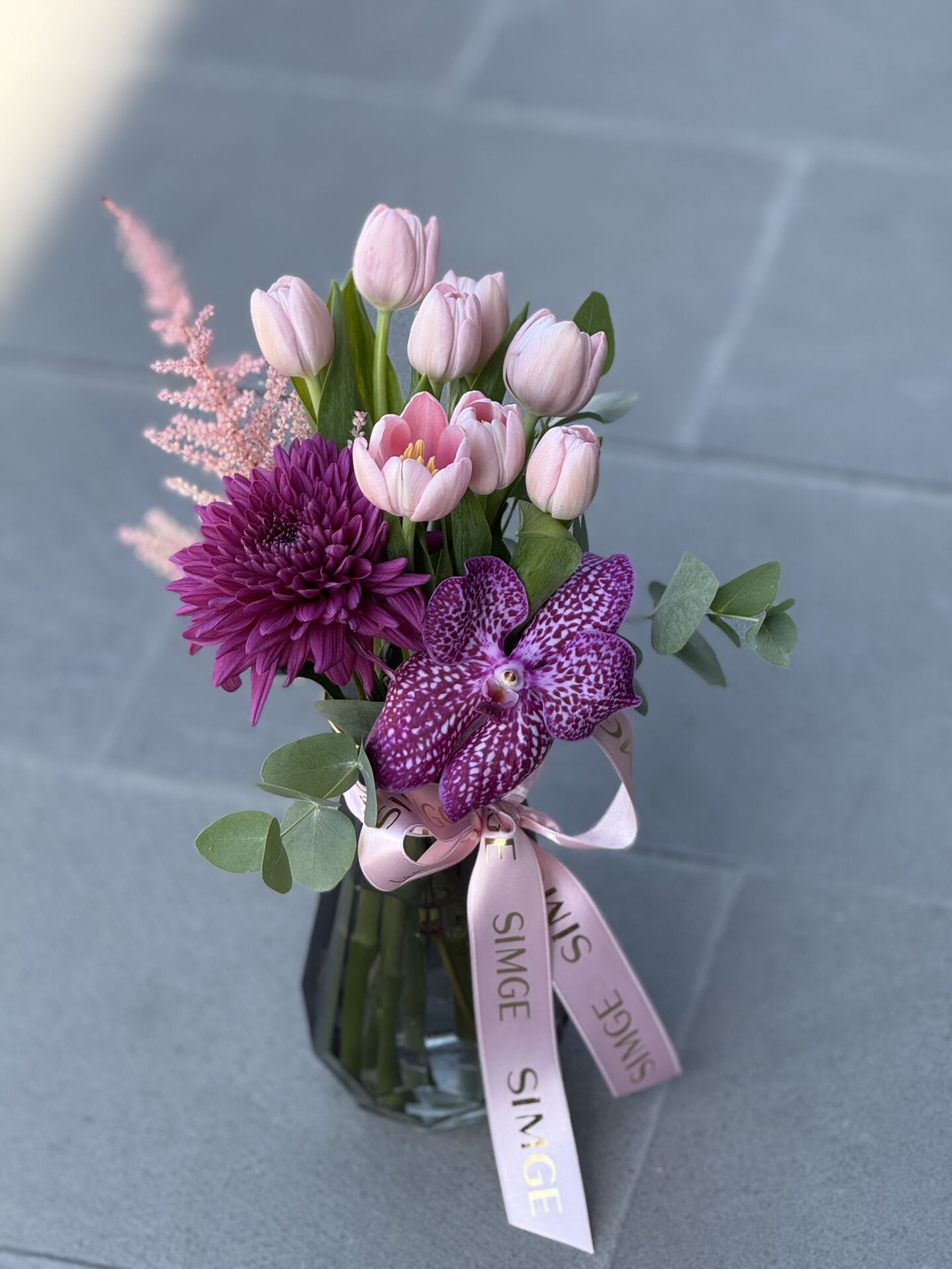 Cam Vazoda Pembe Lale Güzelliği