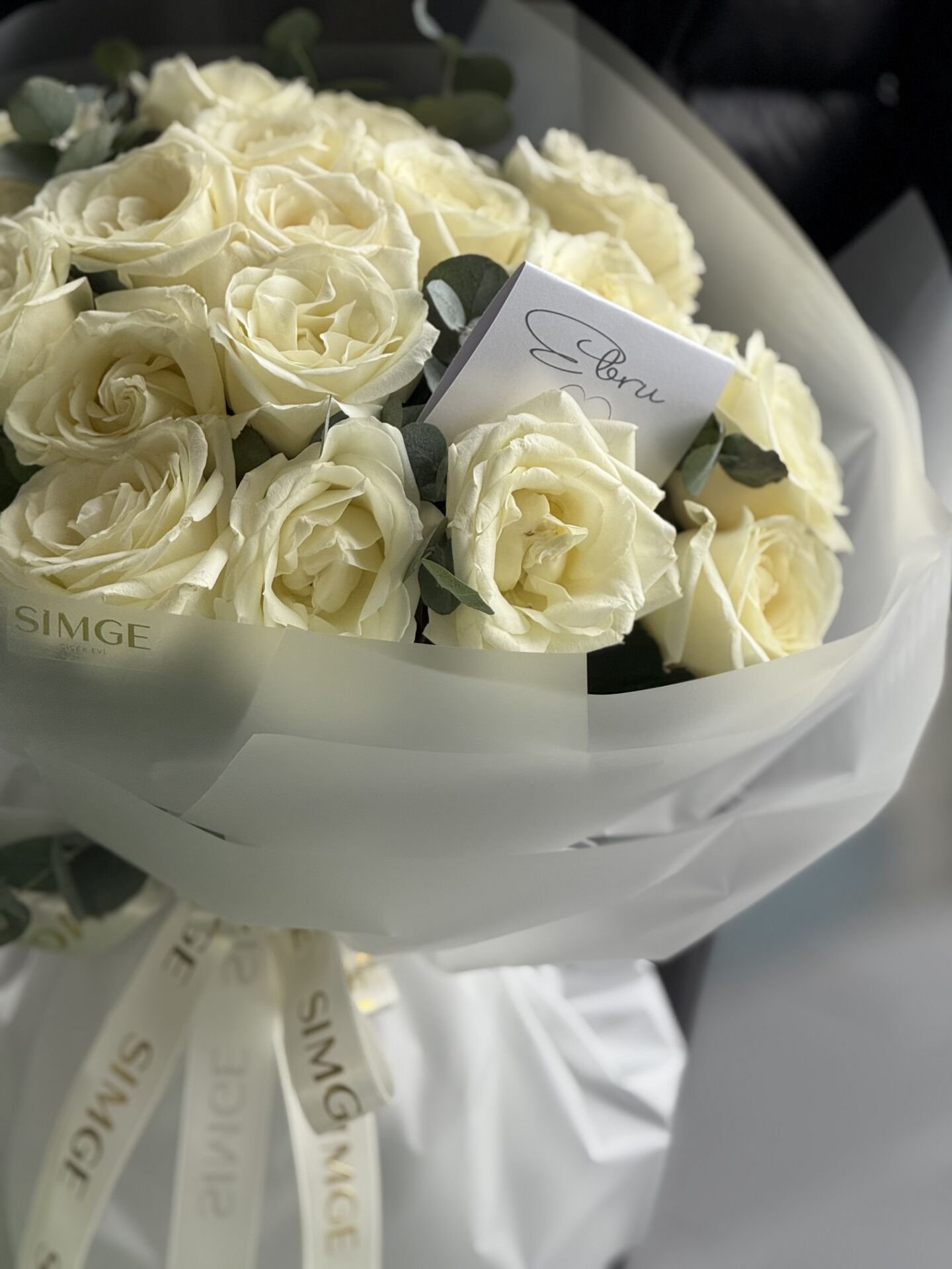 Aura Beyaz Rüya Gül Buketi