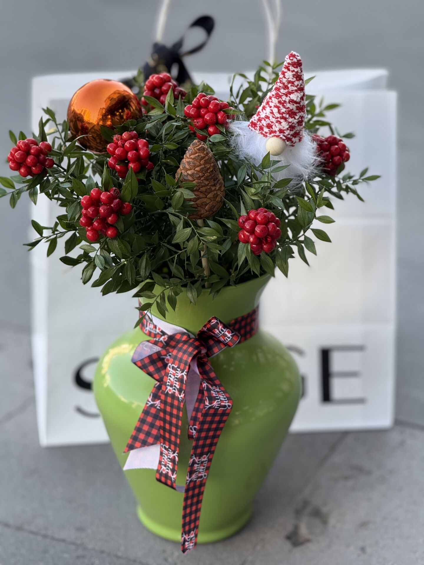 Yeşil Cam Vazolu Kokina Aranjman