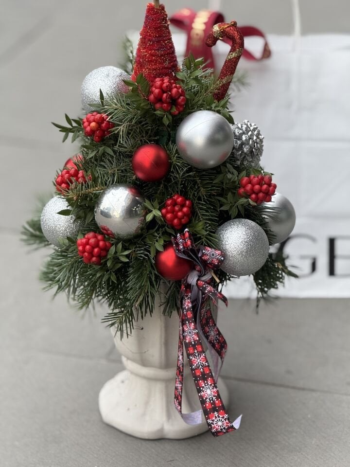 Vazoda Yeni Yıl Ağacı