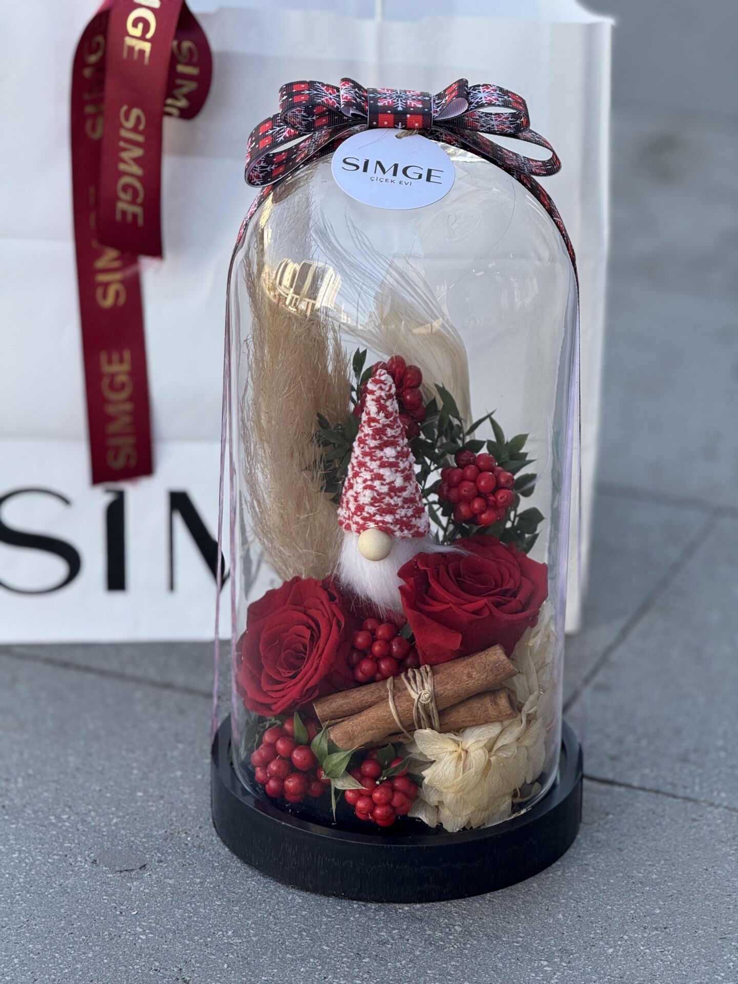 Cam Vazolu Yeni Yıl Solmayan Gül Aranjmanı