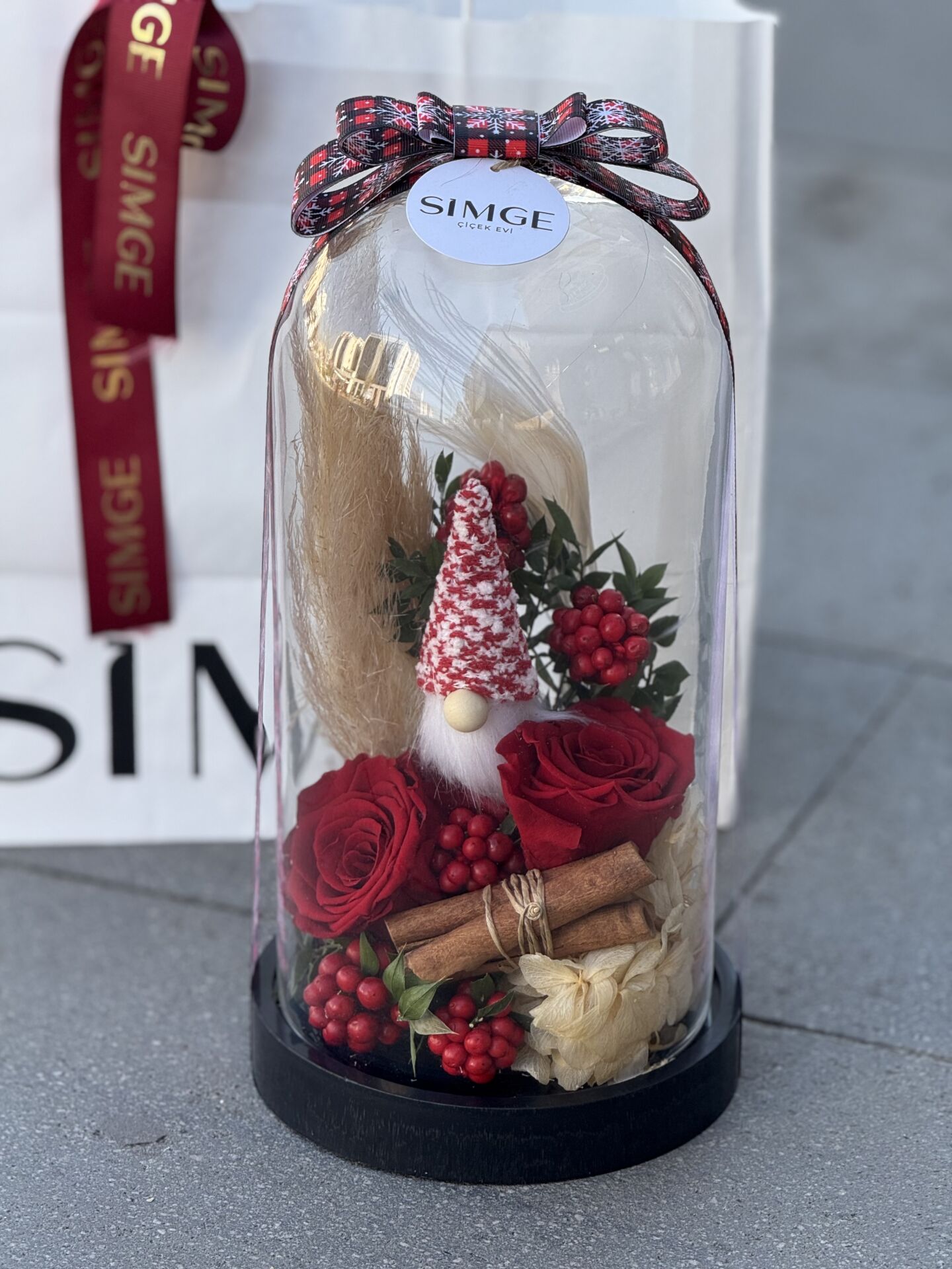 Cam Vazolu Yeni Yıl Solmayan Gül Aranjmanı