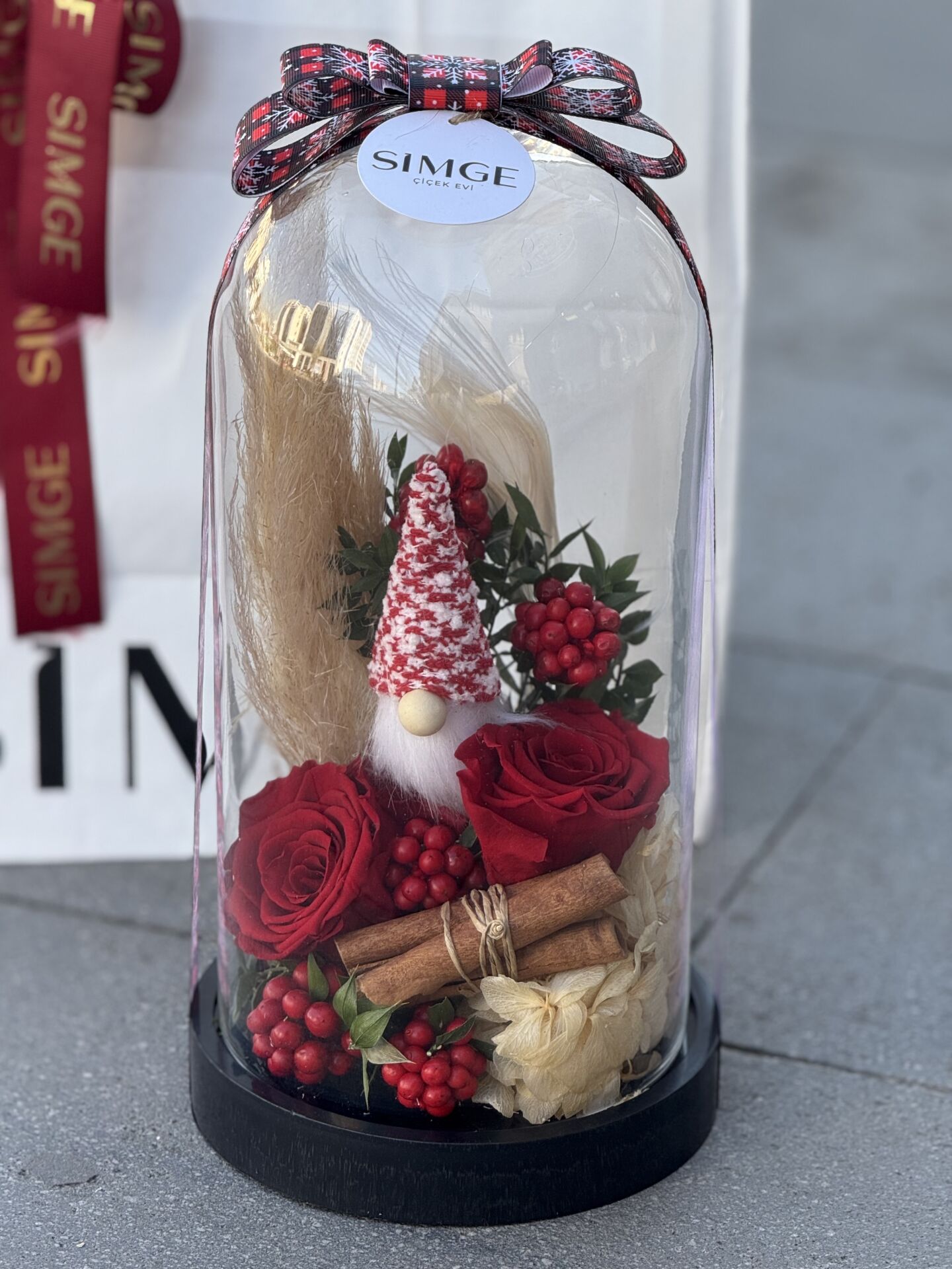 Cam Vazolu Yeni Yıl Solmayan Gül Aranjmanı