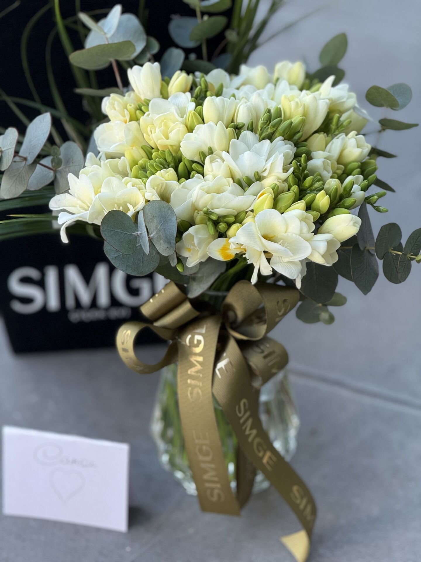 Cam Vazoda Hoş Kokulu Frezya