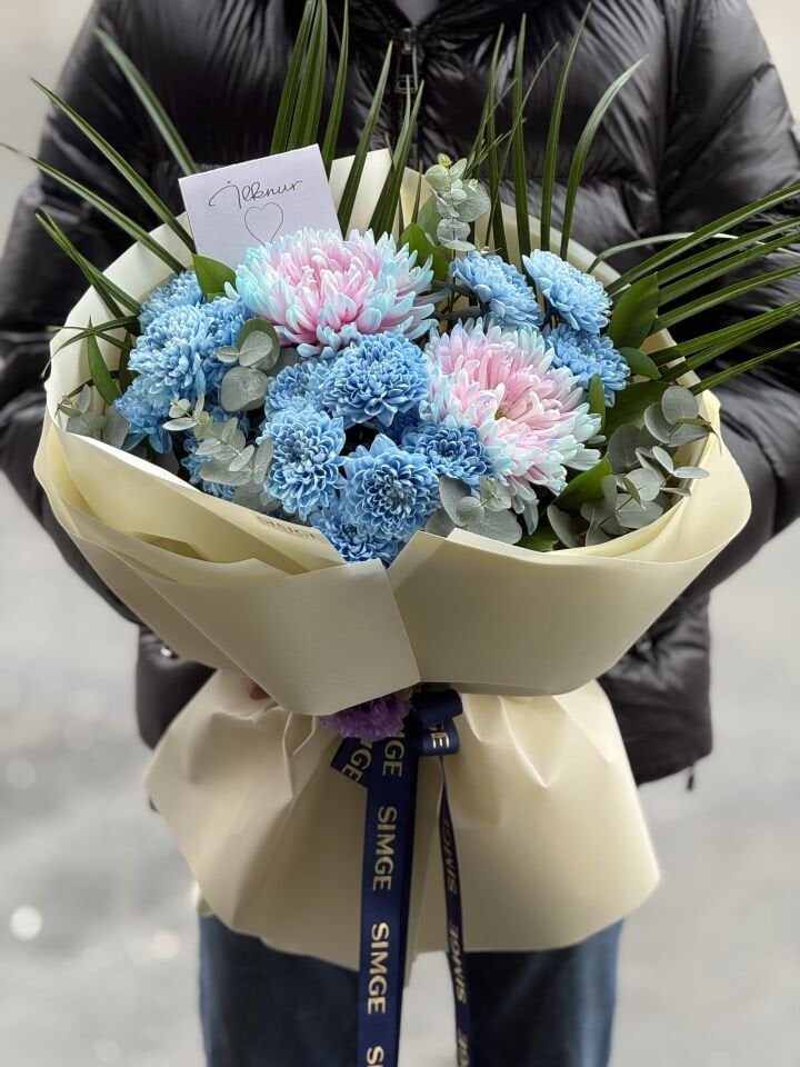 Silvia Mavi Krizantem Ve Anastasia Buketi