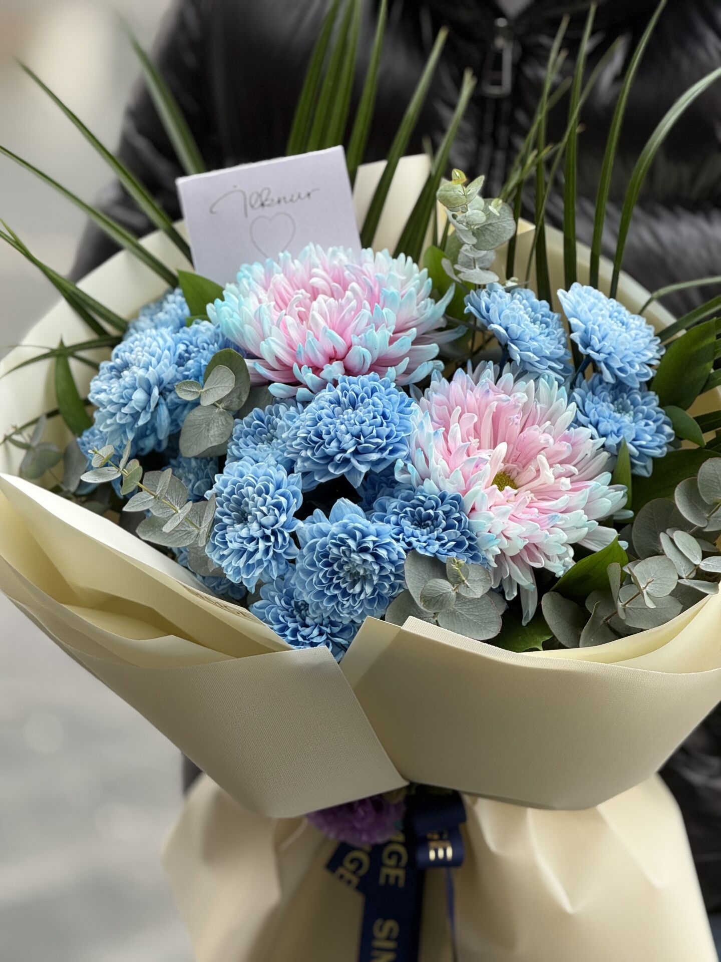 Silvia Mavi Krizantem Ve Anastasia Buketi