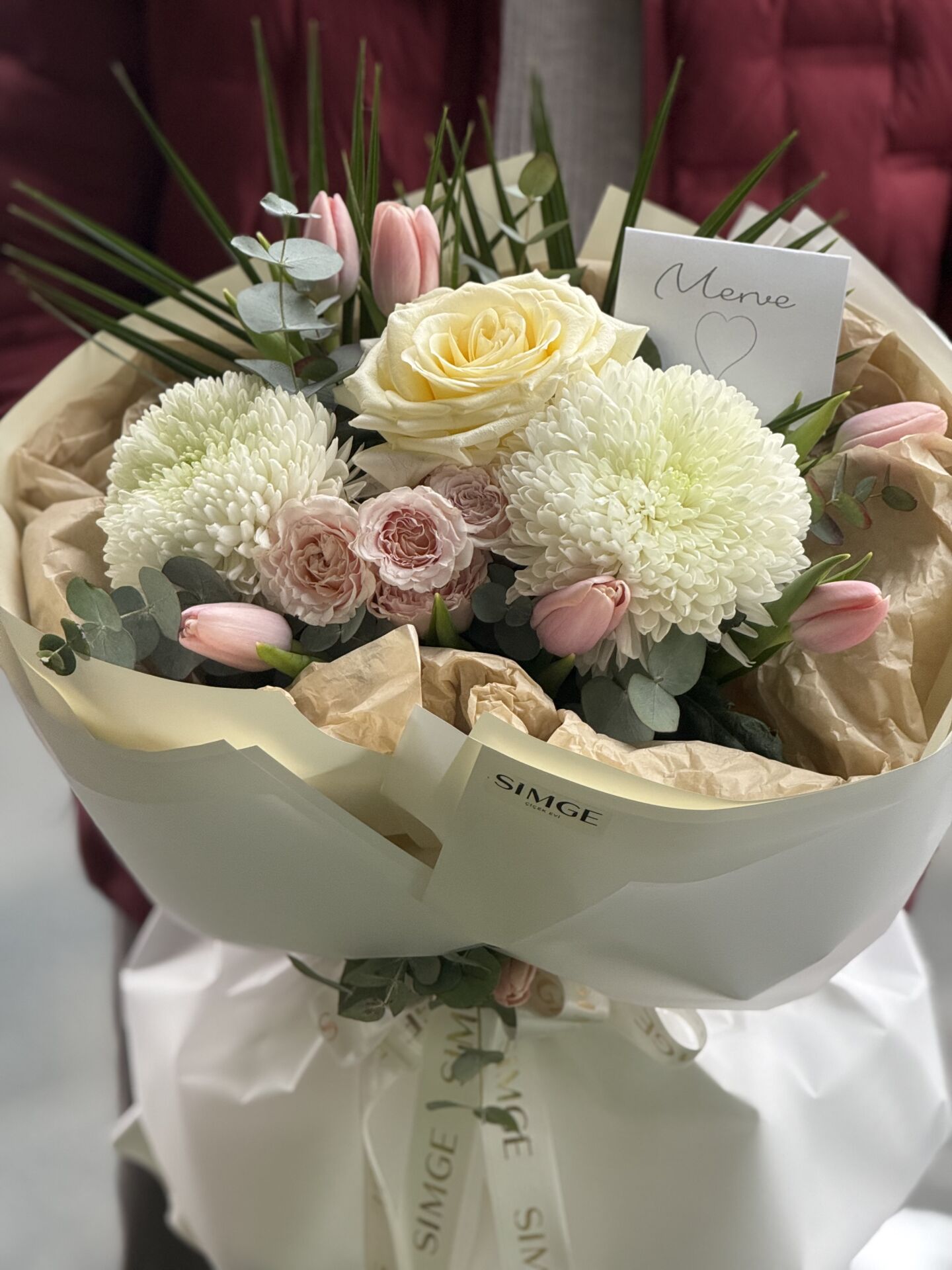 Silvia Lale Ve Anastasia Buketi