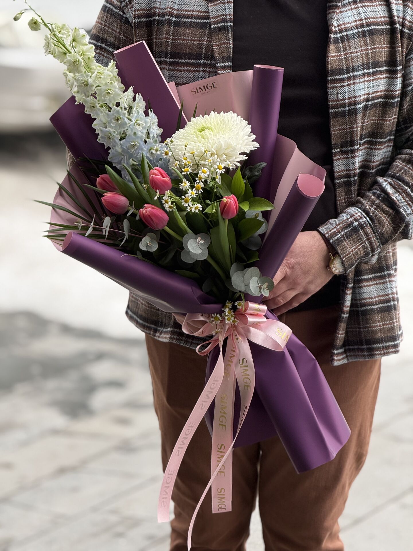Fleur Laleli Delphinium Çiçek Buketi