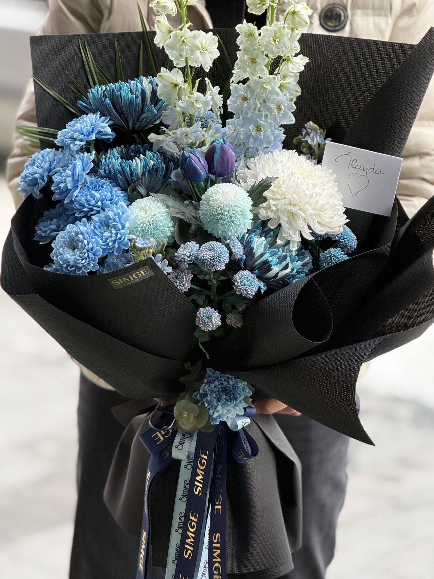 Aura Mavinin Zerafeti Çiçek Buketi