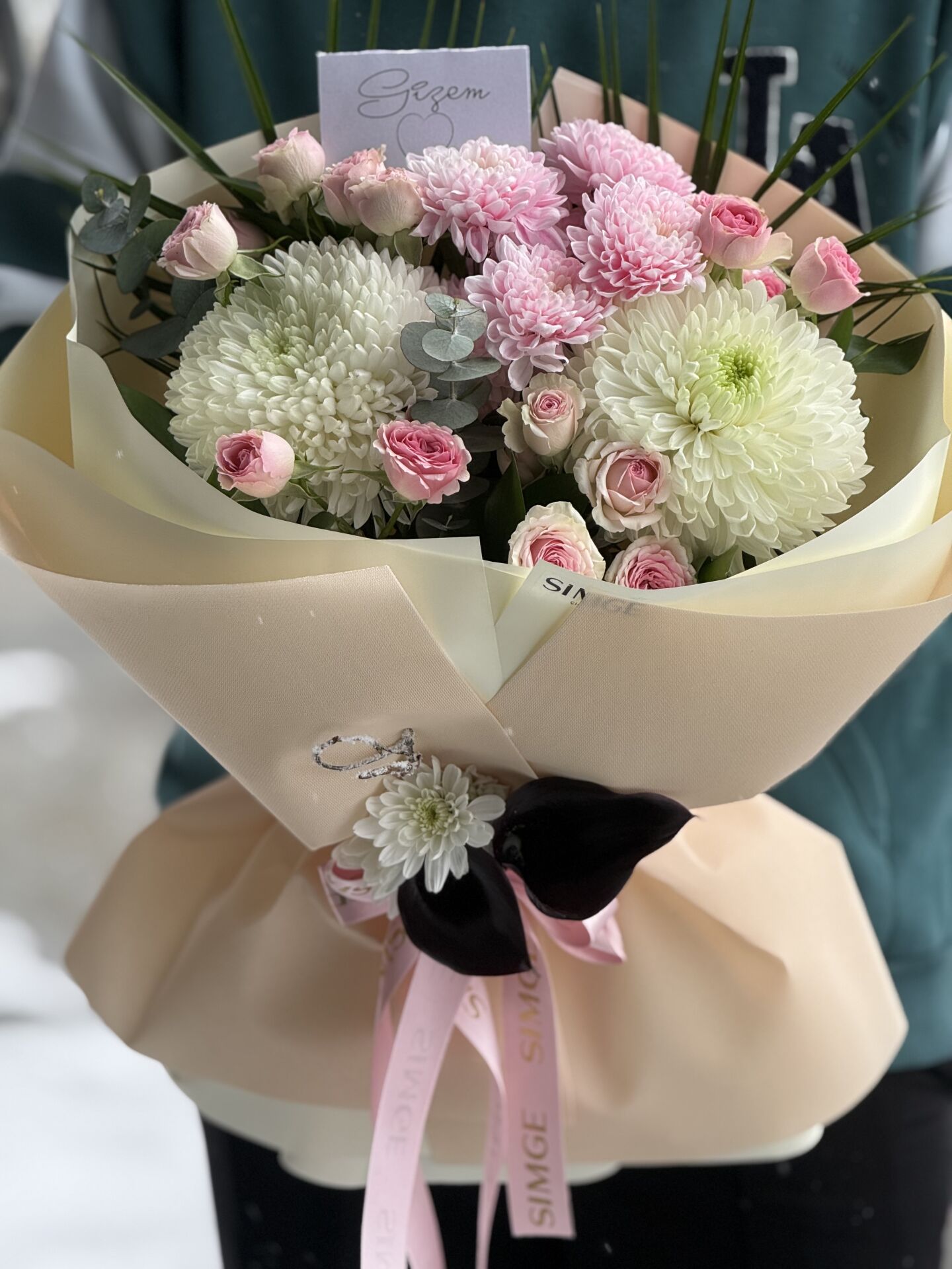 Fleur Anastasia ve Çardak Gül Buketi