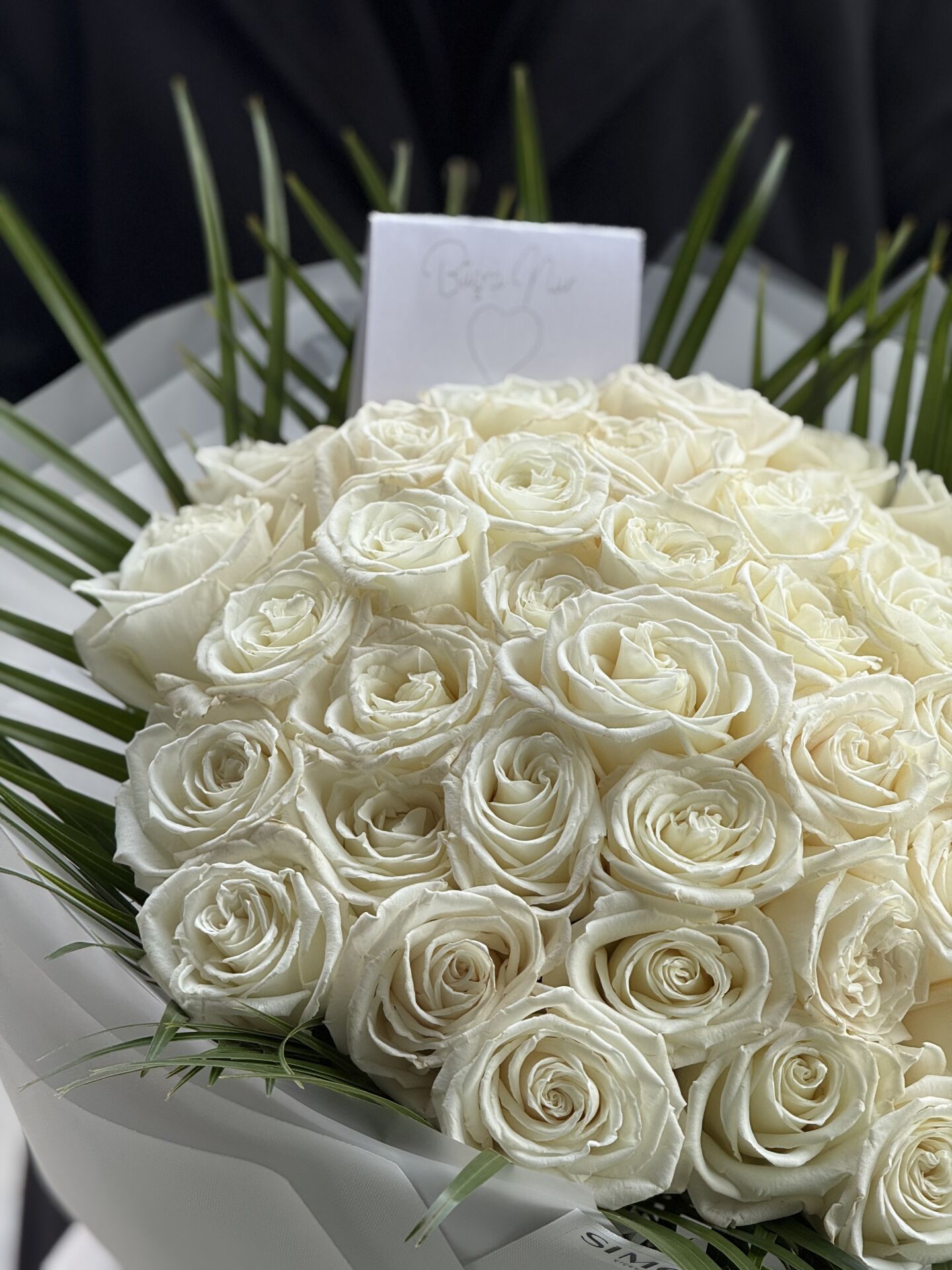 Aura White Roses Beyaz Gül Buketi