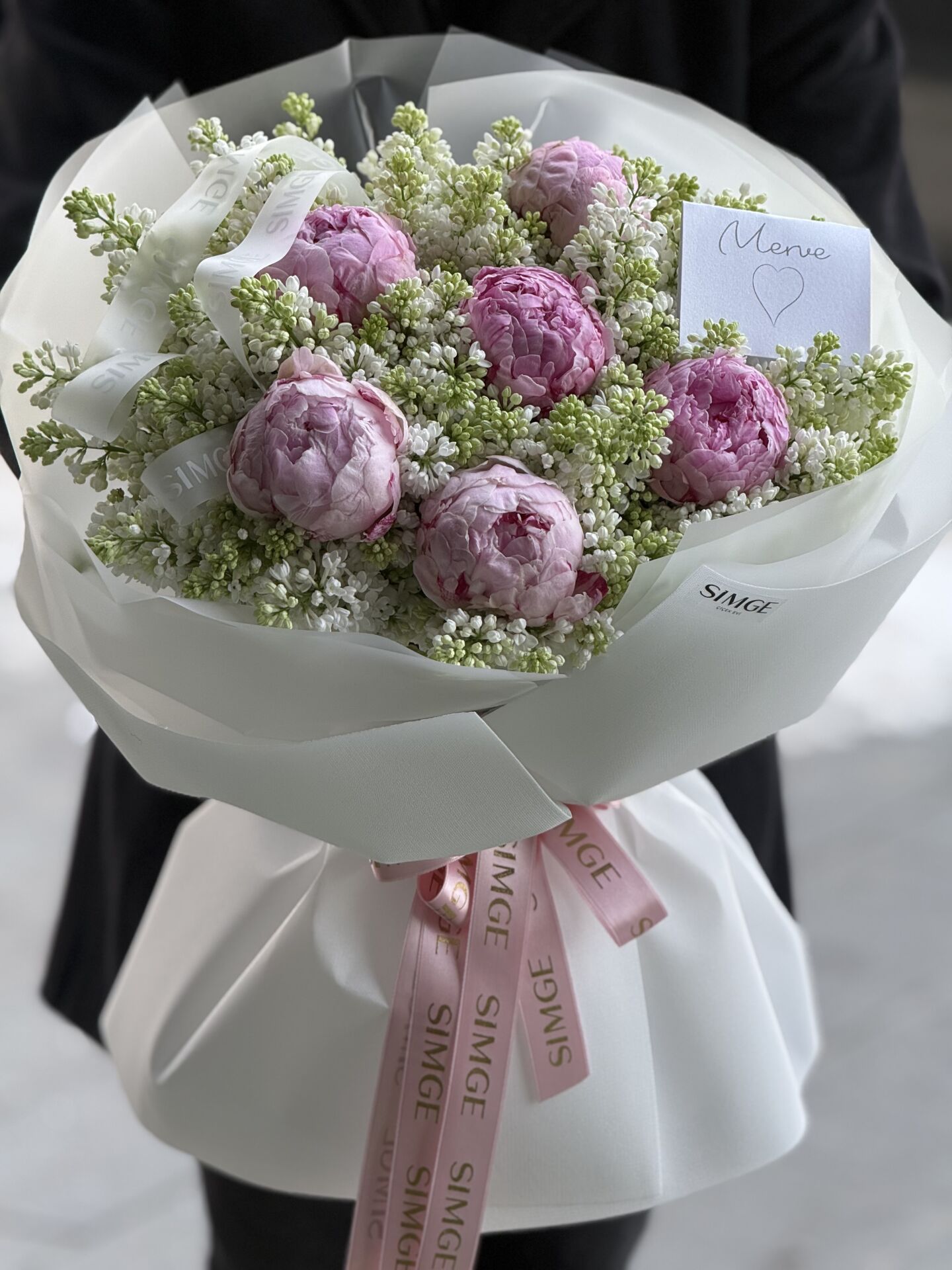 Aura Beyaz Leylak Ve Pembe Şakayık Çiçek Buketi