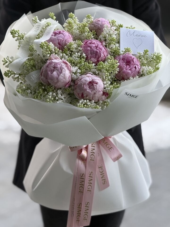 Aura Beyaz Leylak Ve Pembe Şakayık Çiçek Buketi