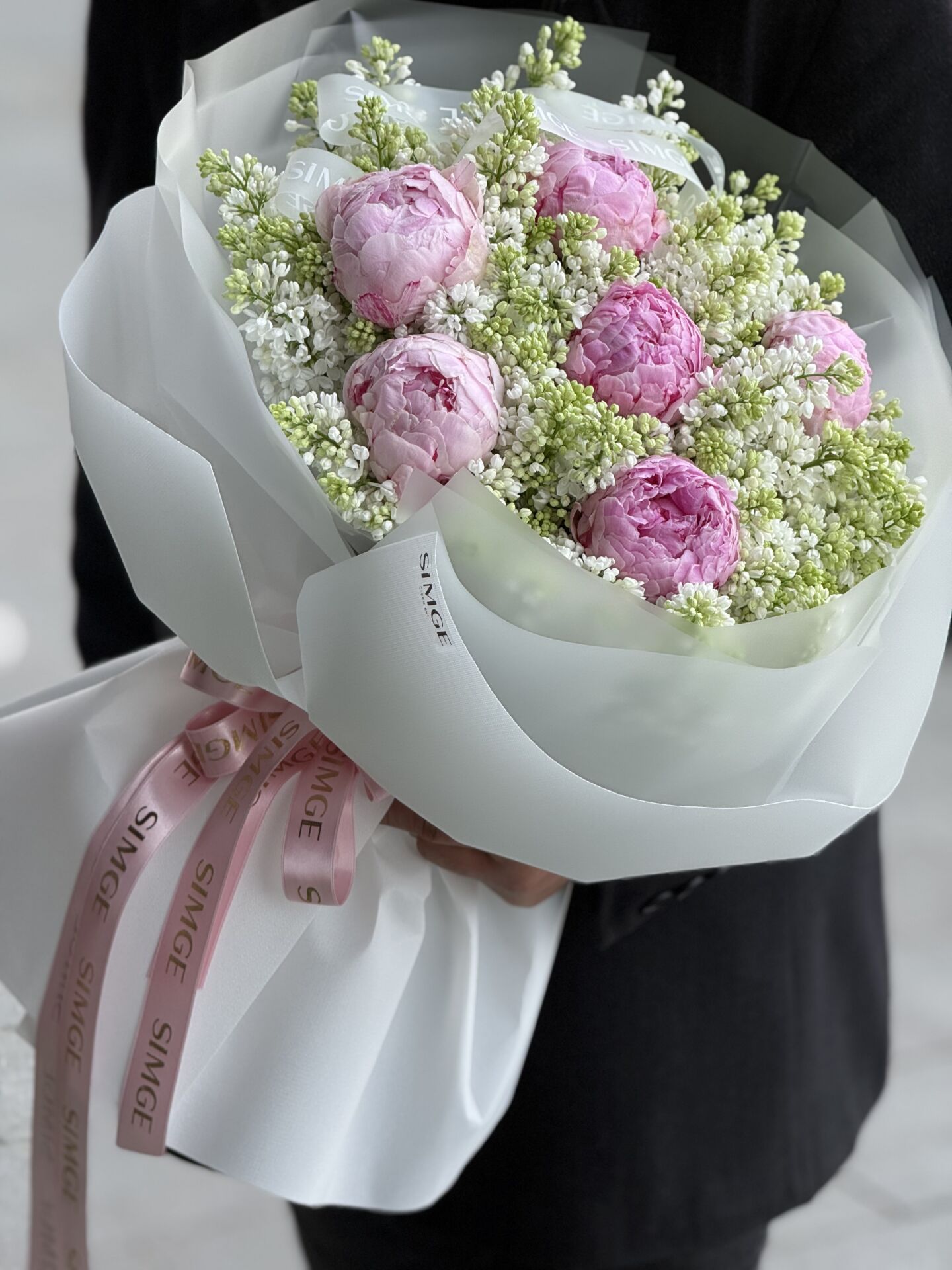 Aura Beyaz Leylak Ve Pembe Şakayık Çiçek Buketi