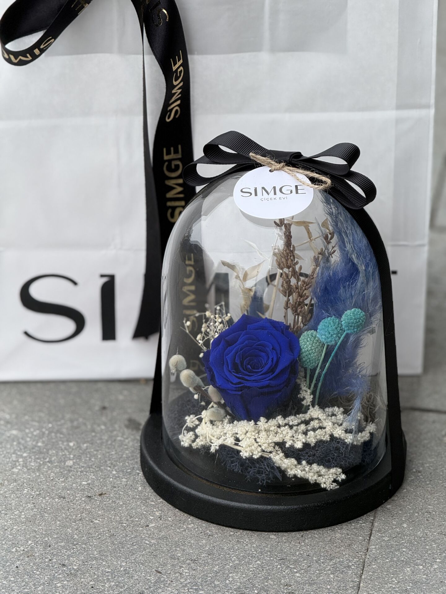 Cam Fanusta Tekli Lacivert Solmayan Gül Aranjmanı