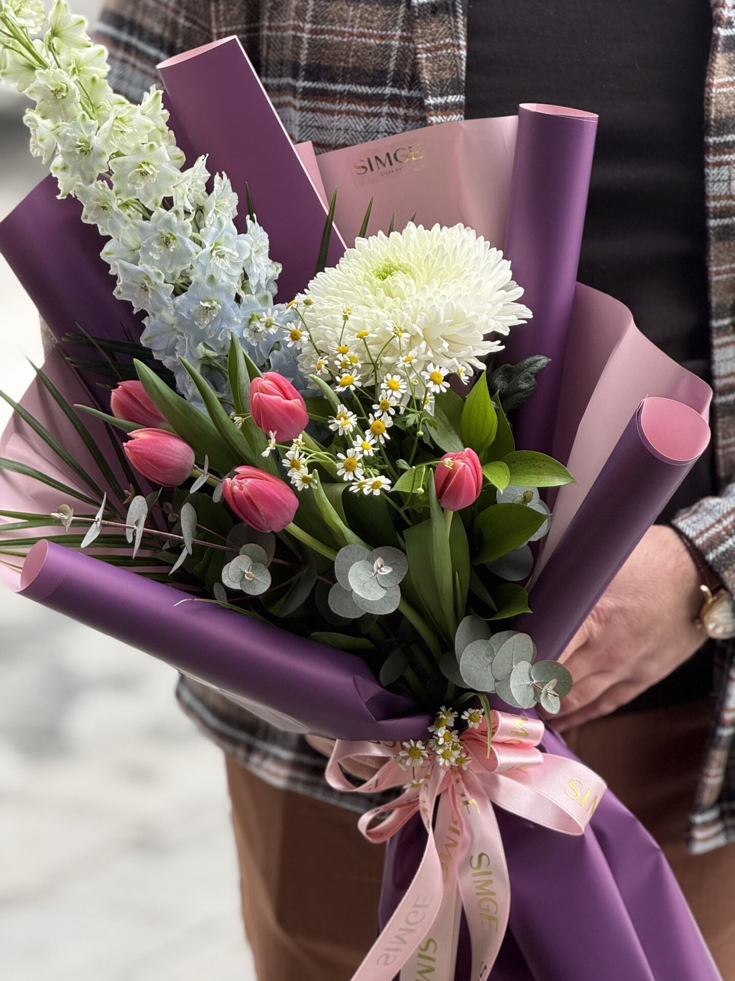 Fleur Laleli Delphinium Çiçek Buketi