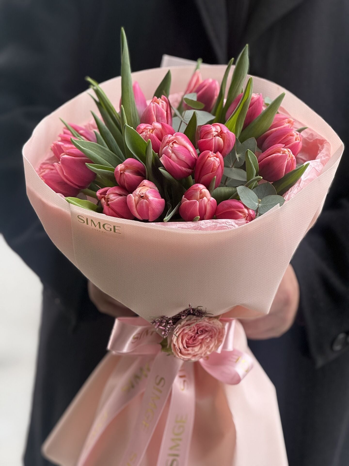 Silvia Pembe Lale Buketi