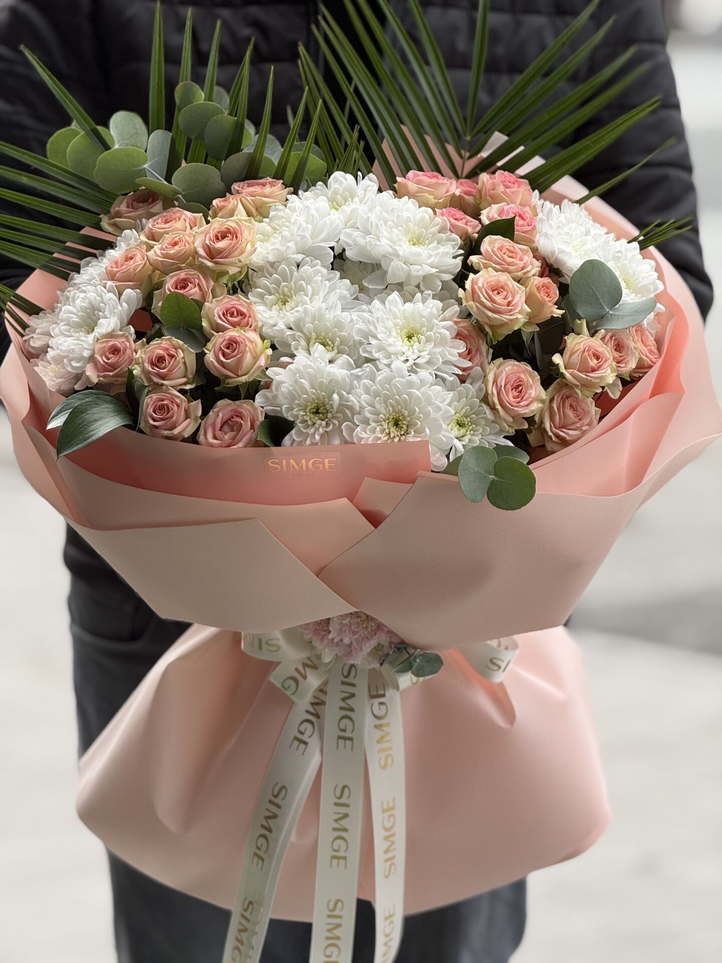 Silvia Somon Çardak Gül Ve Krizantem Buketi