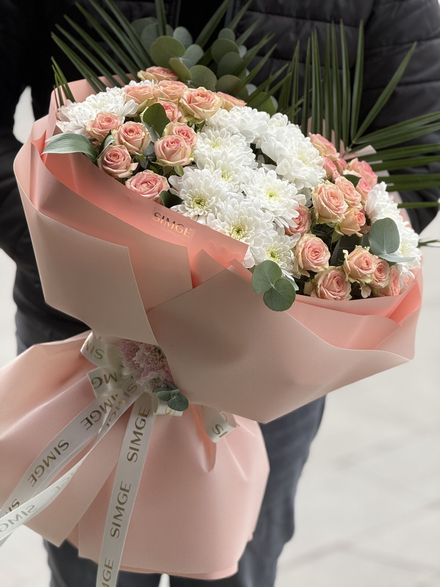 Silvia Somon Çardak Gül Ve Krizantem Buketi