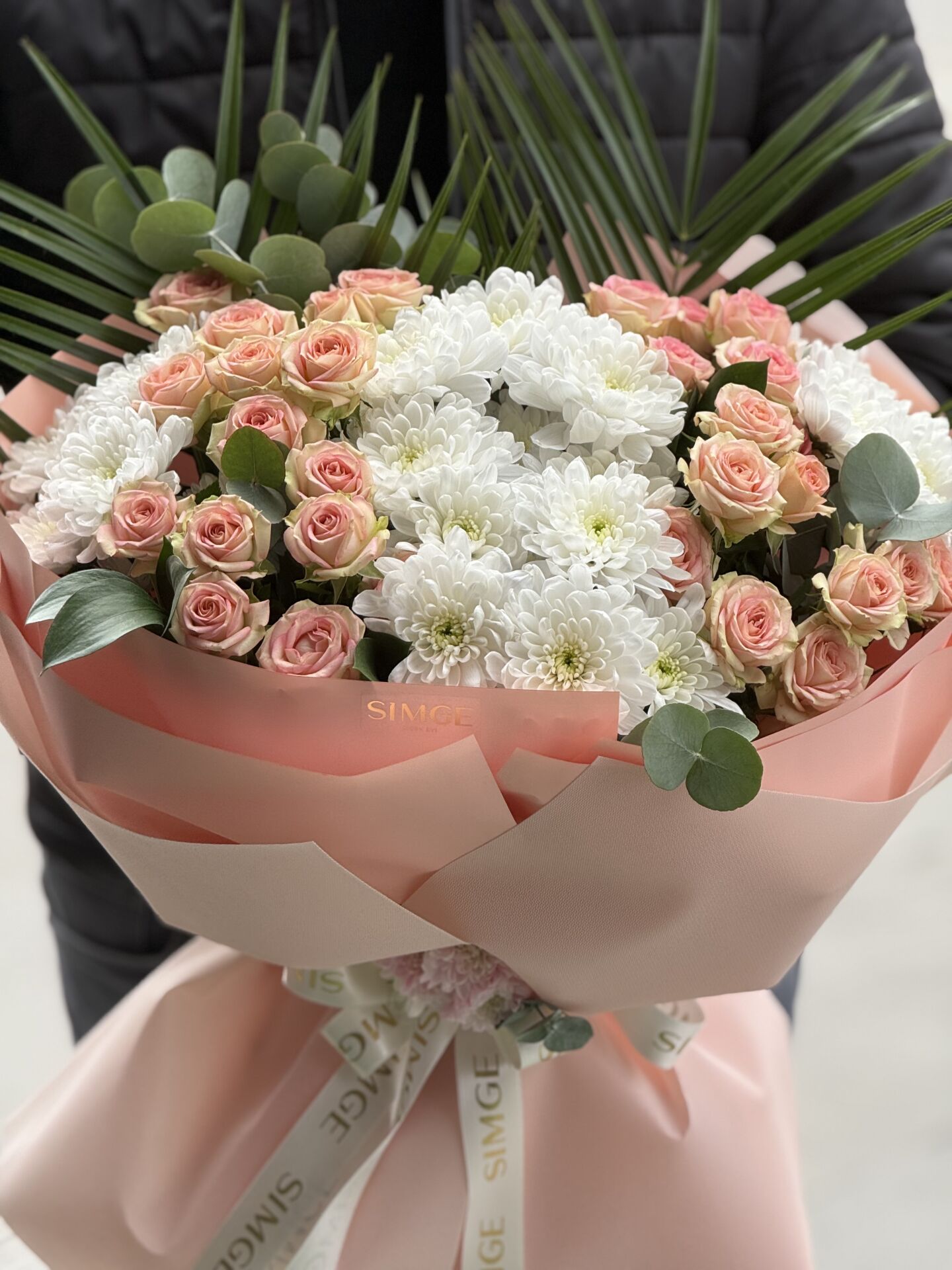 Silvia Somon Çardak Gül Ve Krizantem Buketi