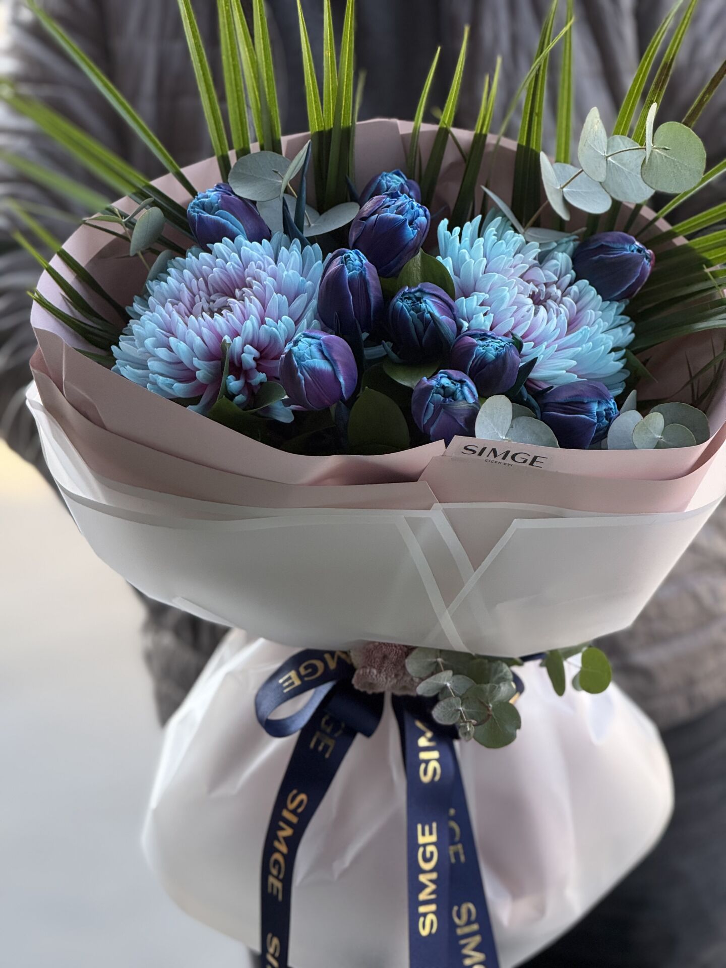 Silvia Bubblegum Anastasia ve Galaksi Mavi Lale Buketi