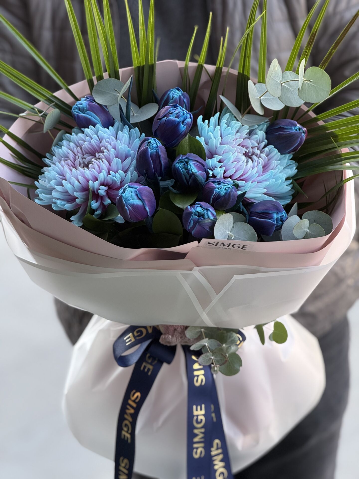 Silvia Bubblegum Anastasia ve Galaksi Mavi Lale Buketi