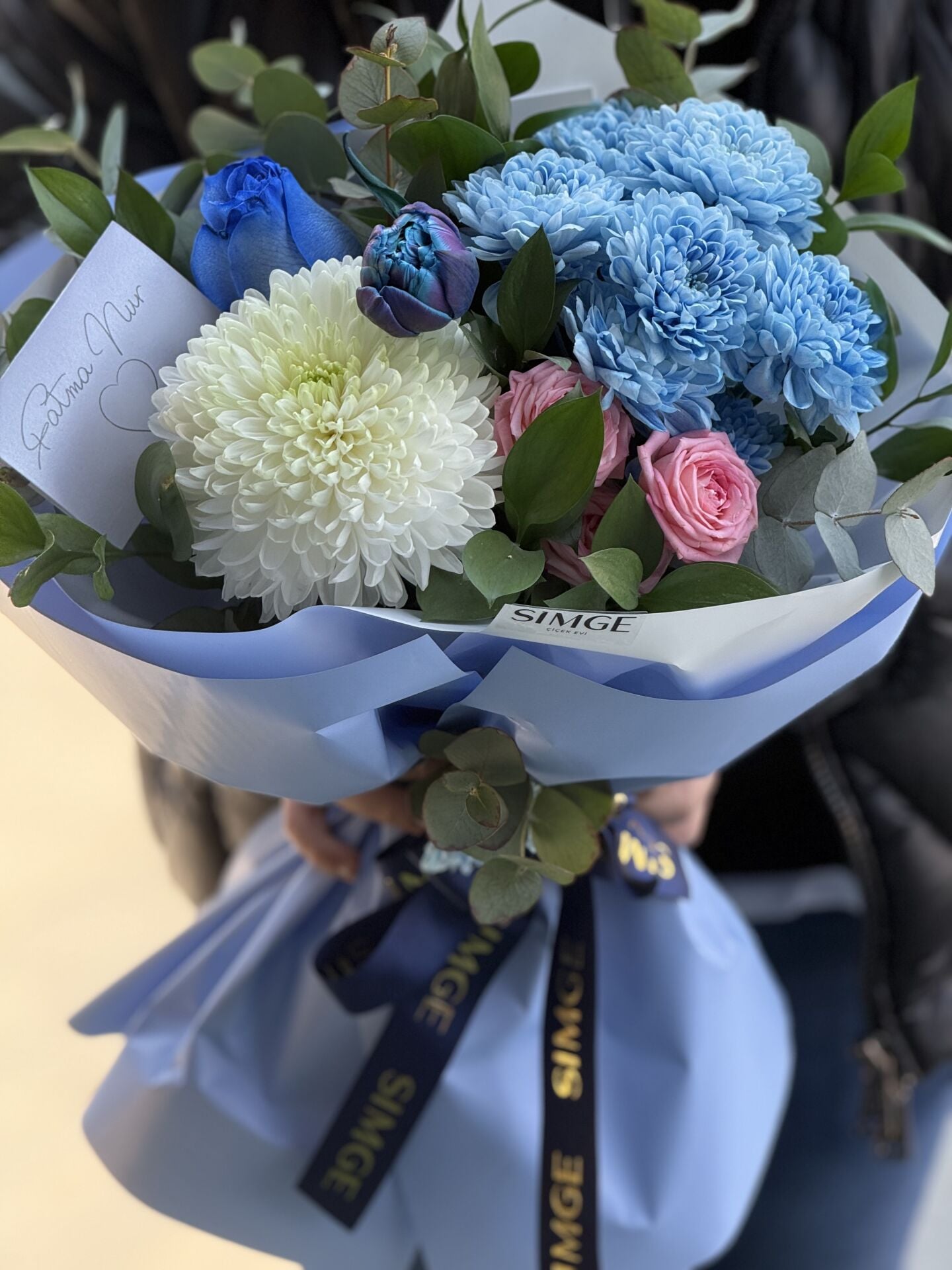 Fleur Mavi Tutku Anastasia ve Gül Buketi