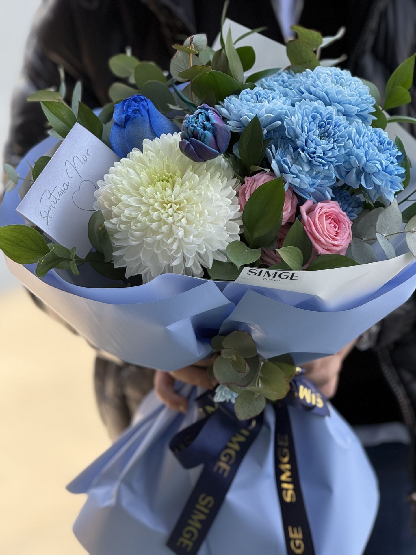 Fleur Mavi Tutku Anastasia ve Gül Buketi