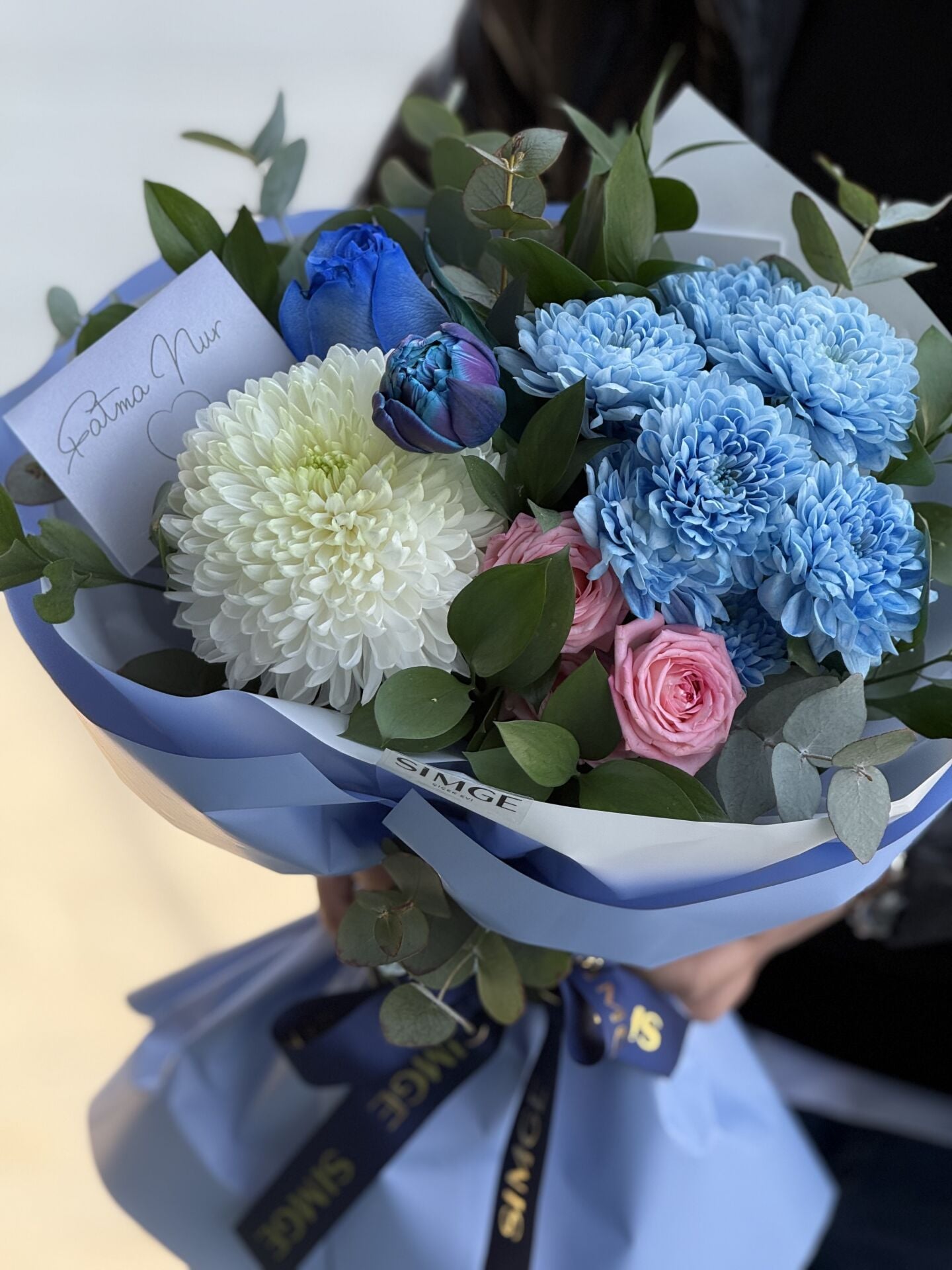 Fleur Mavi Tutku Anastasia ve Gül Buketi